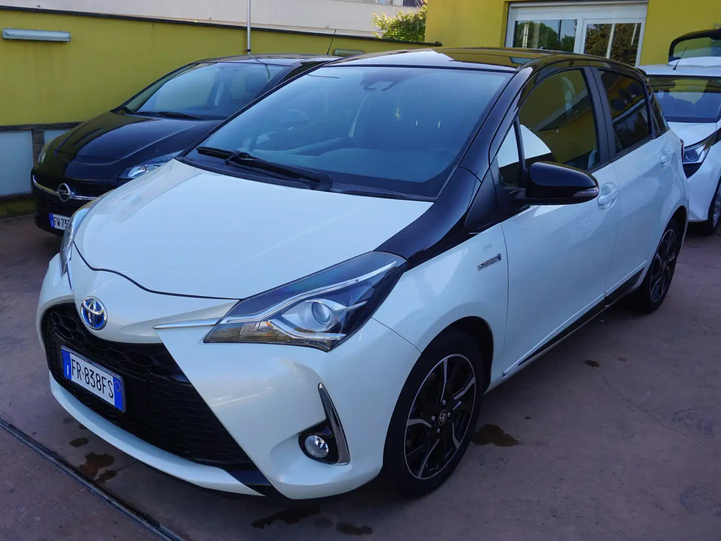 Toyota Yaris Yaris III 5p 1.5h Trend White Edition Blanc - 2