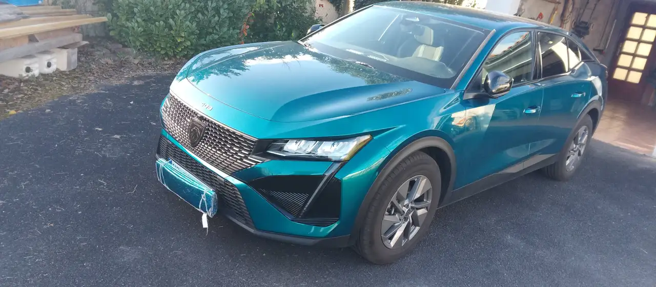 Peugeot 408