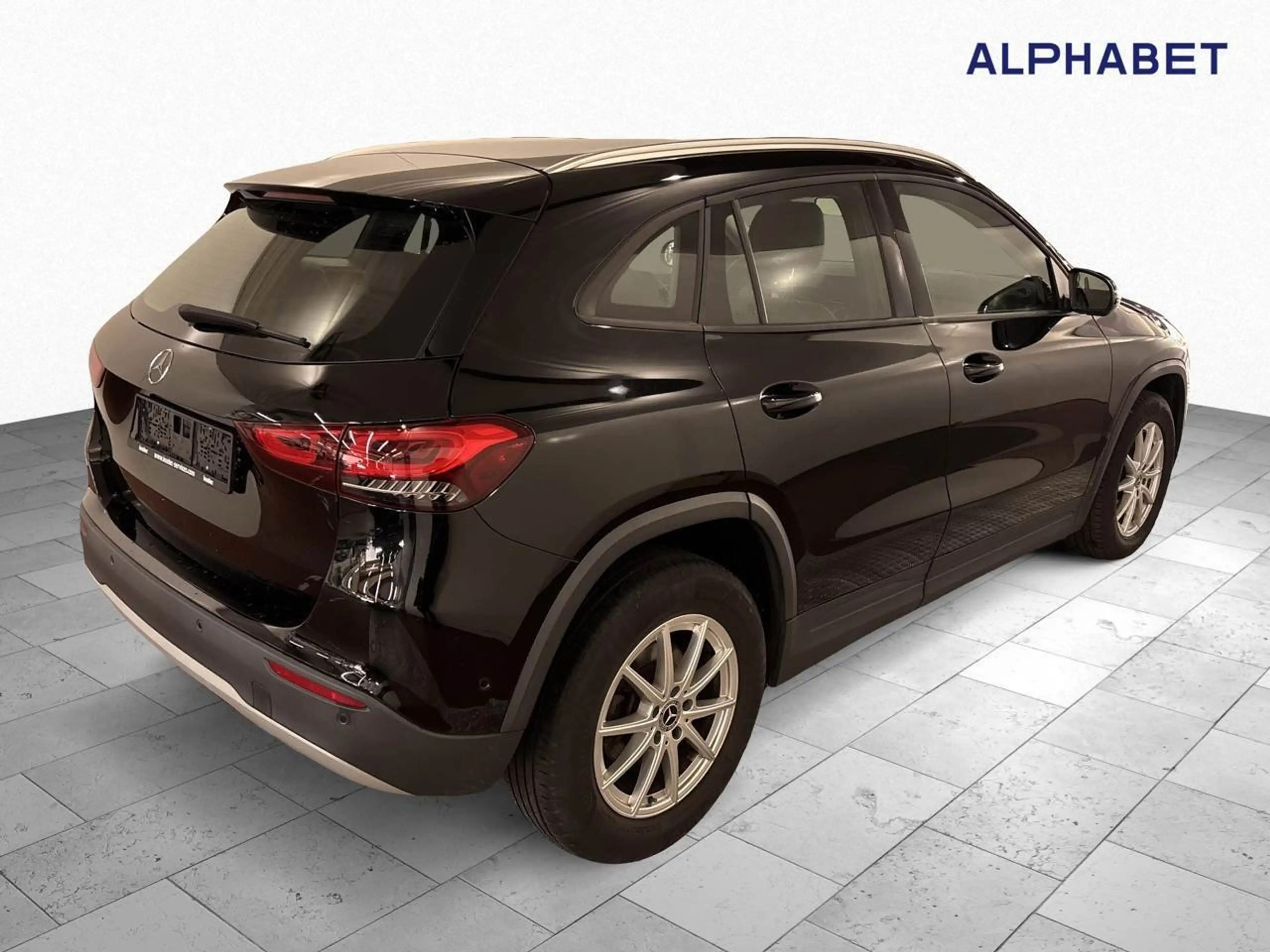 Mercedes-Benz GLA 180 d Key Lane Navi AUT Park-Assist Klima — photo 2