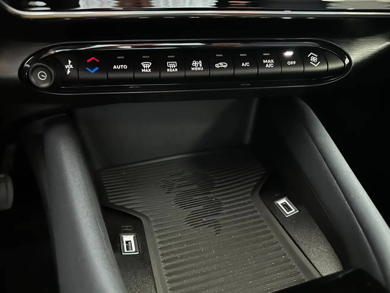 Alfa Romeo Junior 2025 — фото 15