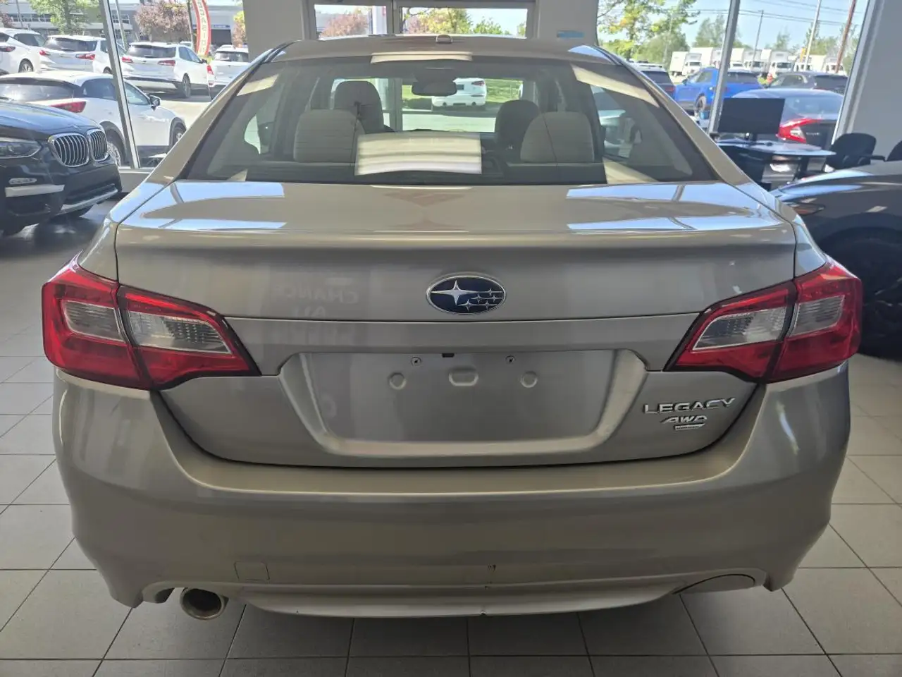 Subaru Legacy снимка Subaru Legacy