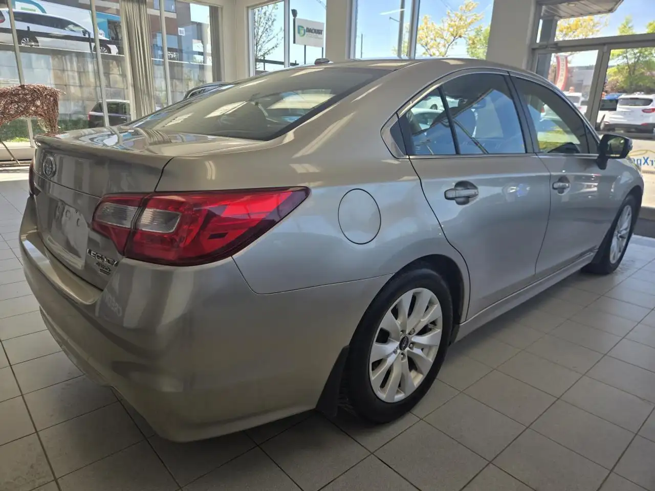 Subaru Legacy снимка Subaru Legacy