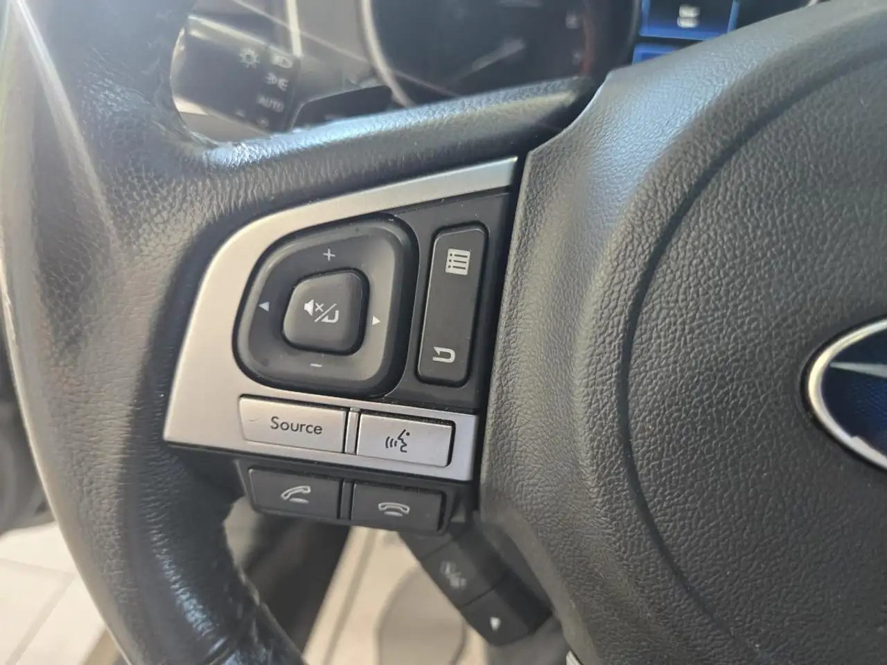 Subaru Legacy снимка Subaru Legacy