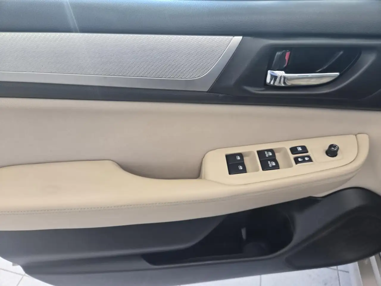 Subaru Legacy снимка Subaru Legacy