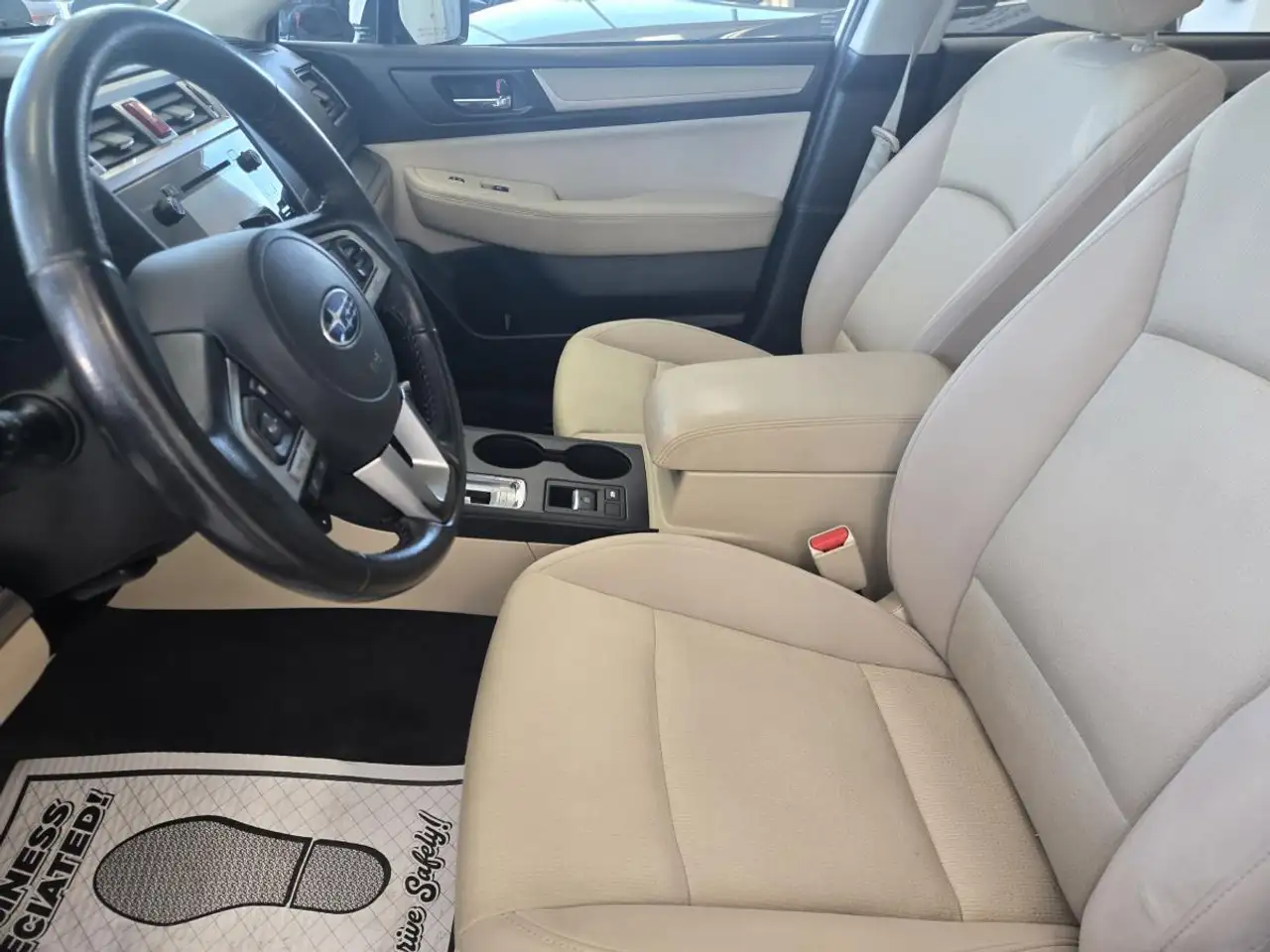 Subaru Legacy снимка Subaru Legacy