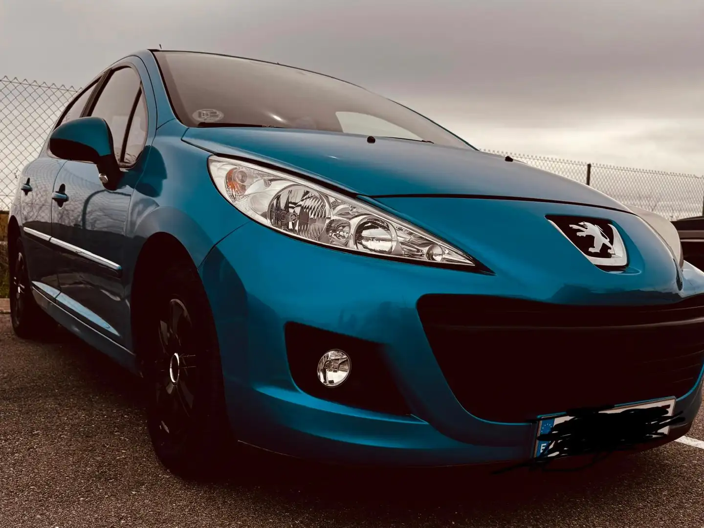 Peugeot 207 207 SW 1.6HDI FAP Active Active Azul - 2