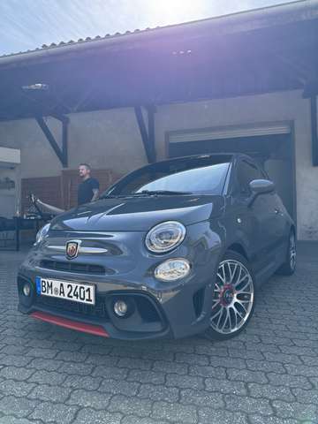 Imagine Abarth 595 TÜV 06/27! VB checkheft gepflegt