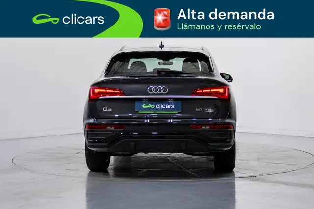 Audi Q5 view 4