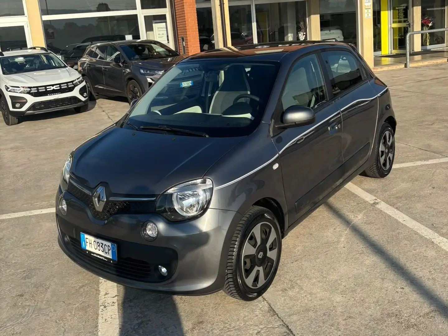 Renault Twingo Twingo III 2014 1.0 sce Lovely 69cv Grigio - 2