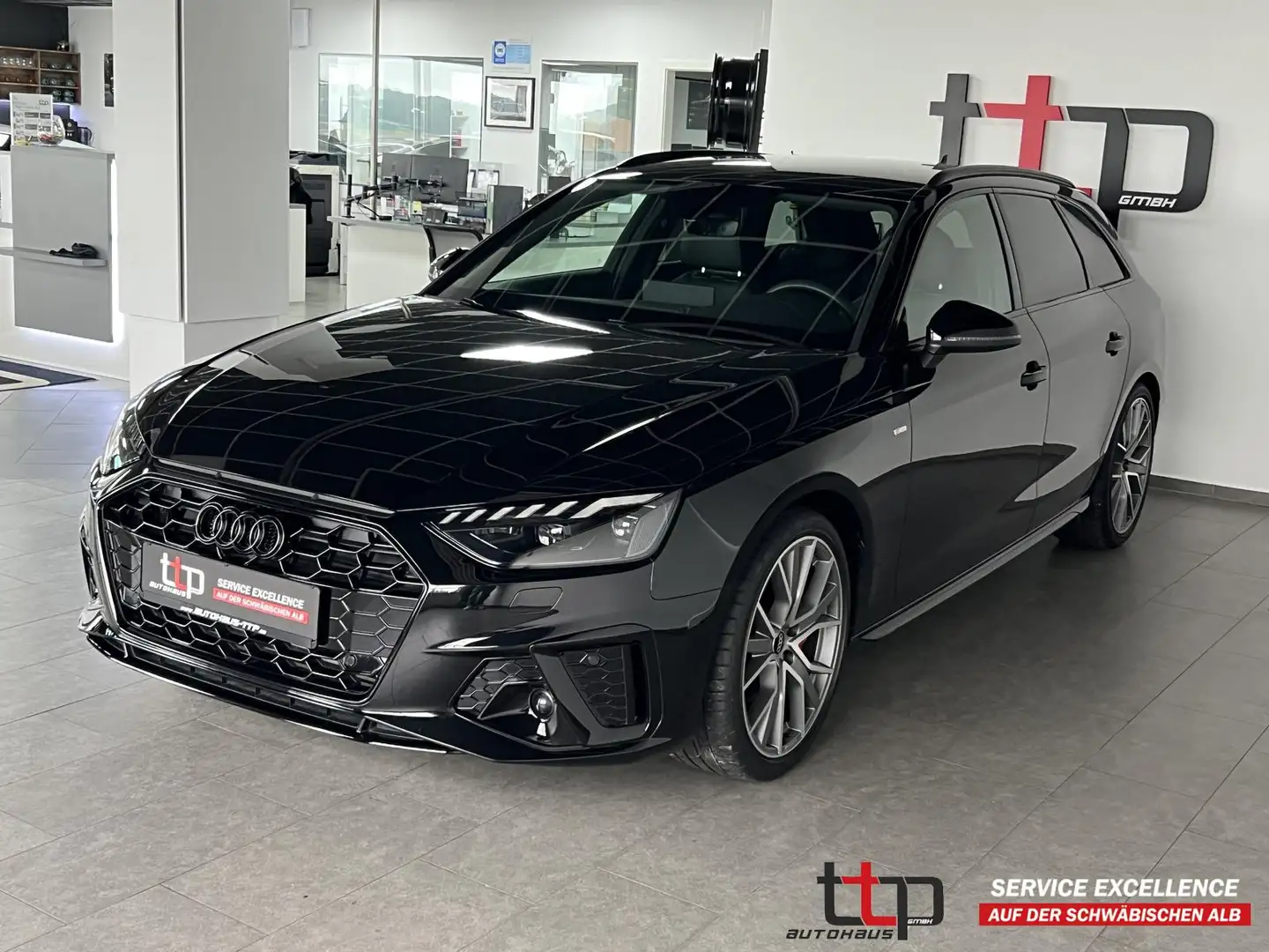Audi A4 Avant 40 TFSI S-line MATRIX Teilleder 19`Alu Schwarz - 1