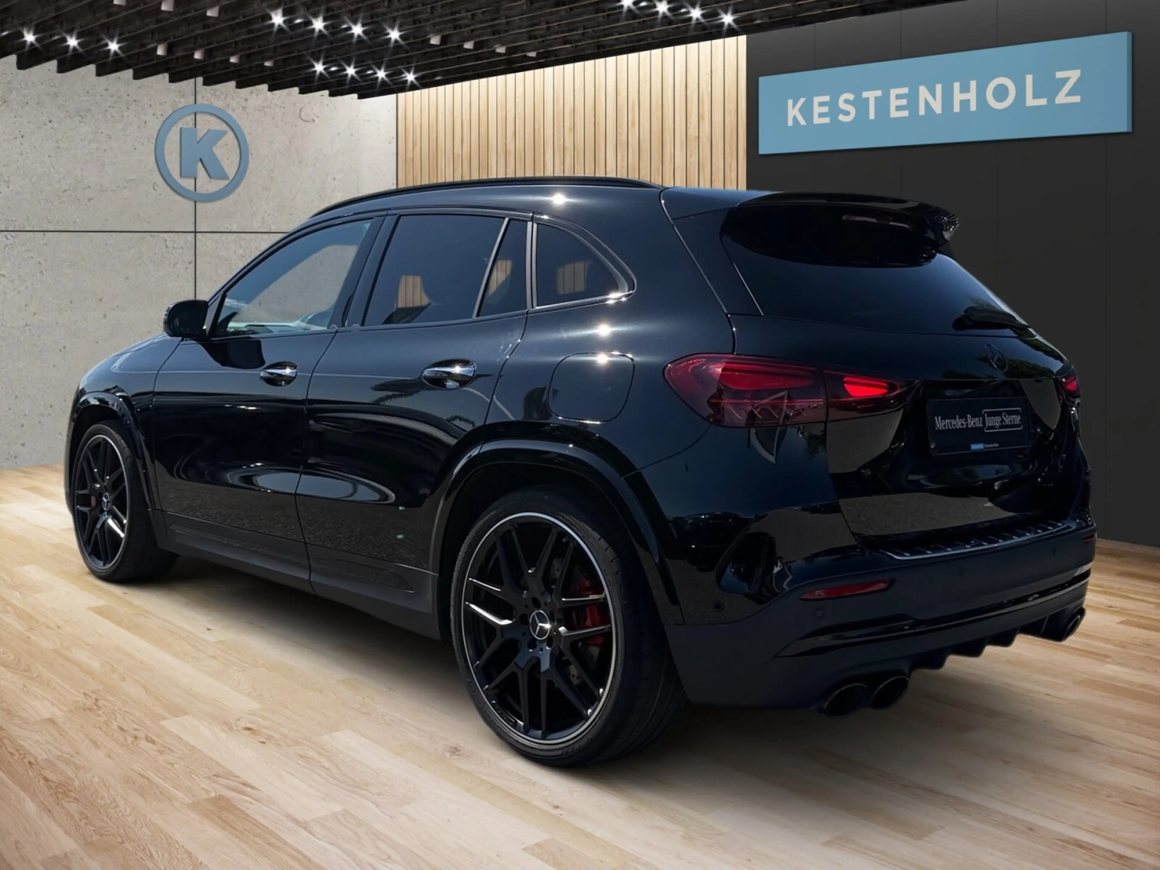 Mercedes-Benz GLA 45 AMG AMG GLA 45 S 4M+ *NIGHT*MEMO*PANO*MBEAM*HUD* Navi — photo 4