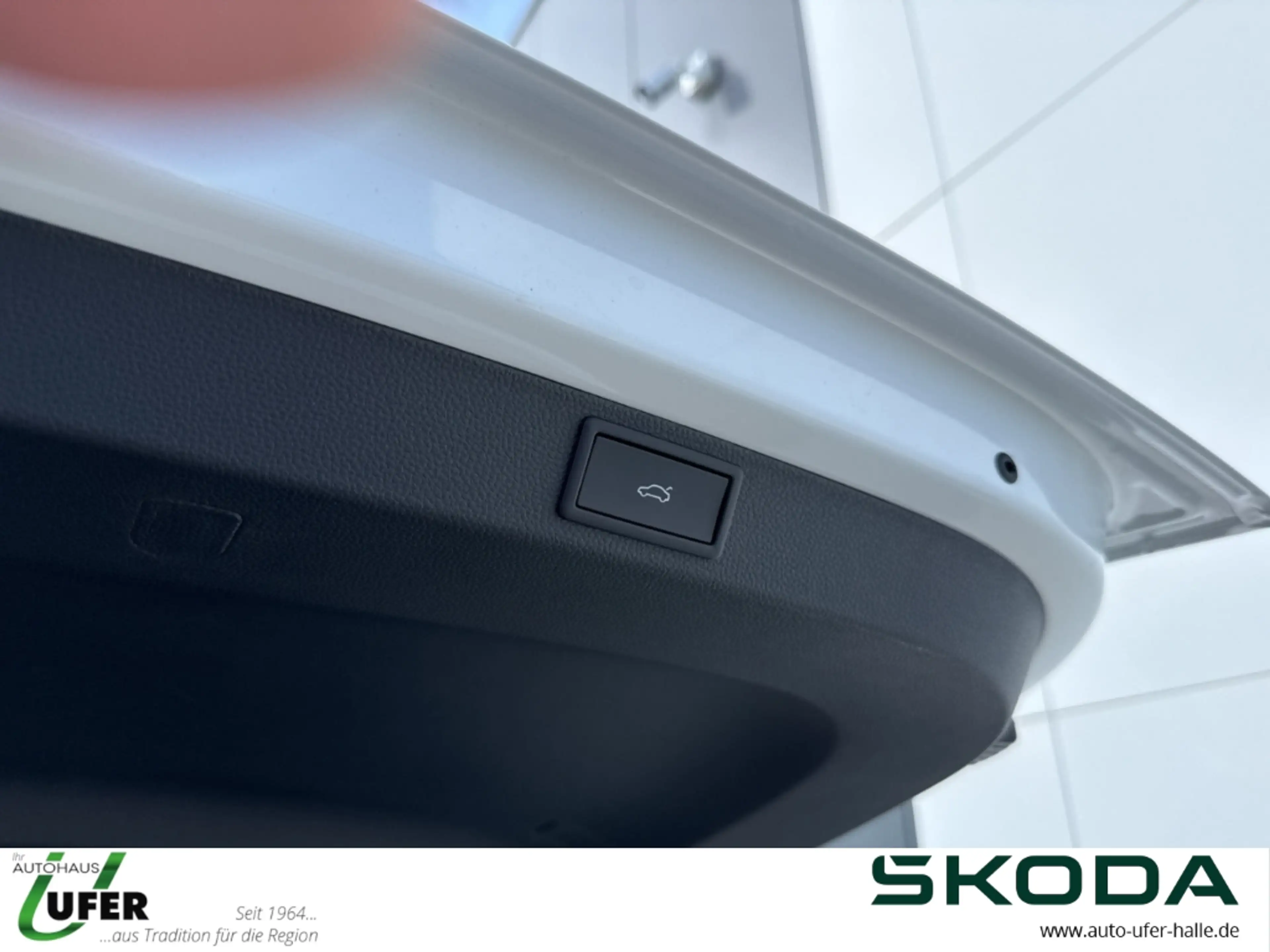Skoda Karoq Sportline Sportpaket AHK Navi Matrix-LED Kurvenlic — photo 14