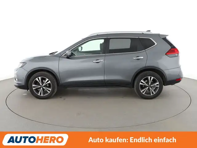 Nissan X-Trail view 3