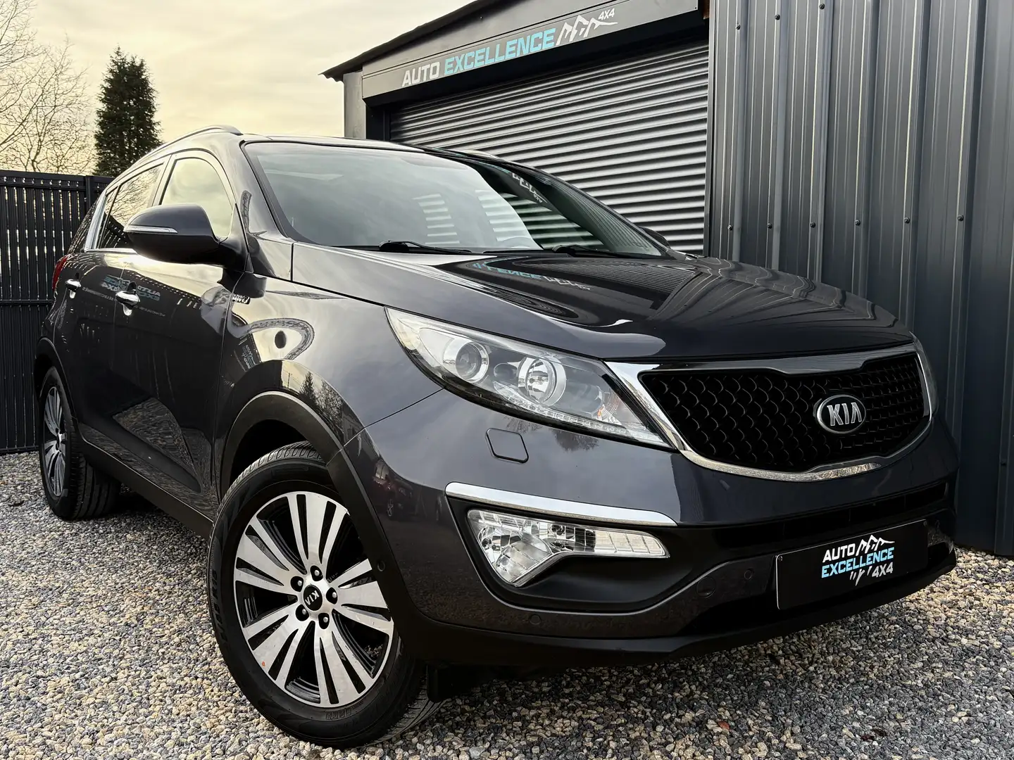 Kia Sportage 2.0 CRDi 4WD/ Automatique/ Full Options Gris - 1