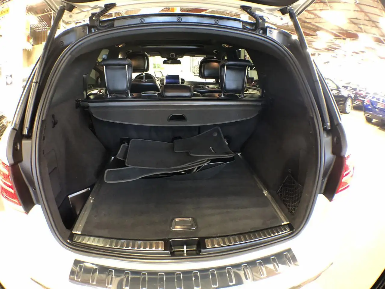 Mercedes-Benz GLE снимка Mercedes-Benz GLE