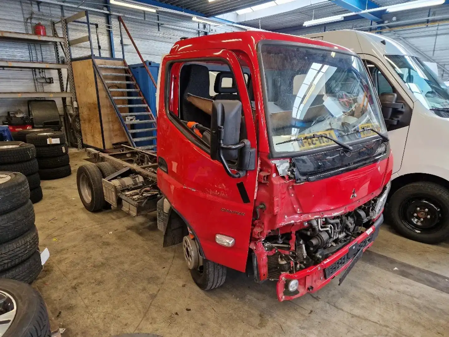 Alții FUSO Canter 3S13 / MT / 250   Schade chassis  Euro Roşu - 1