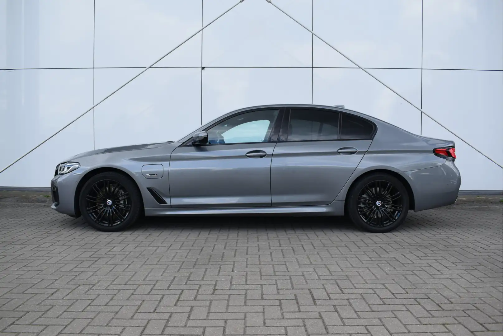 BMW 545 5 Serie 545e xDrive High Executive M Sport Automaa Gris - 2