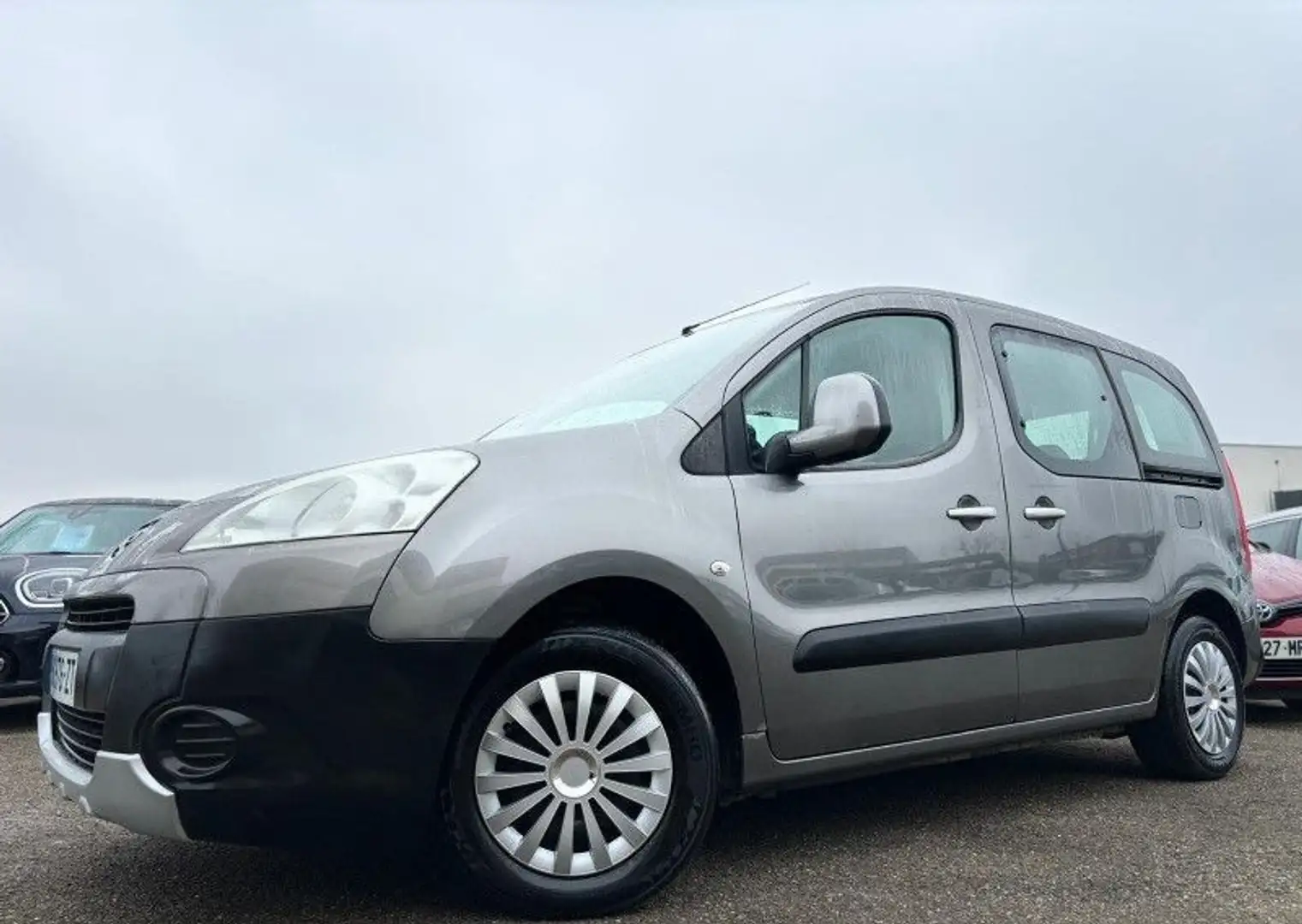 Peugeot Partner Tepee 1.6 HDI92 FAP ACTIVE Gris - 1