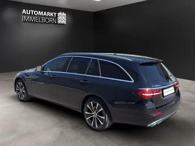 Mercedes-Benz E-Class view 5