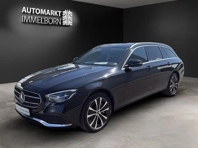Mercedes-Benz E-Class view 4