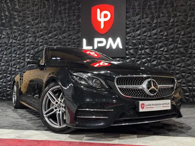Mercedes-Benz E-Class view 4