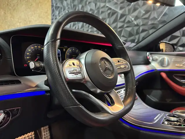 Mercedes-Benz E-Class view 12