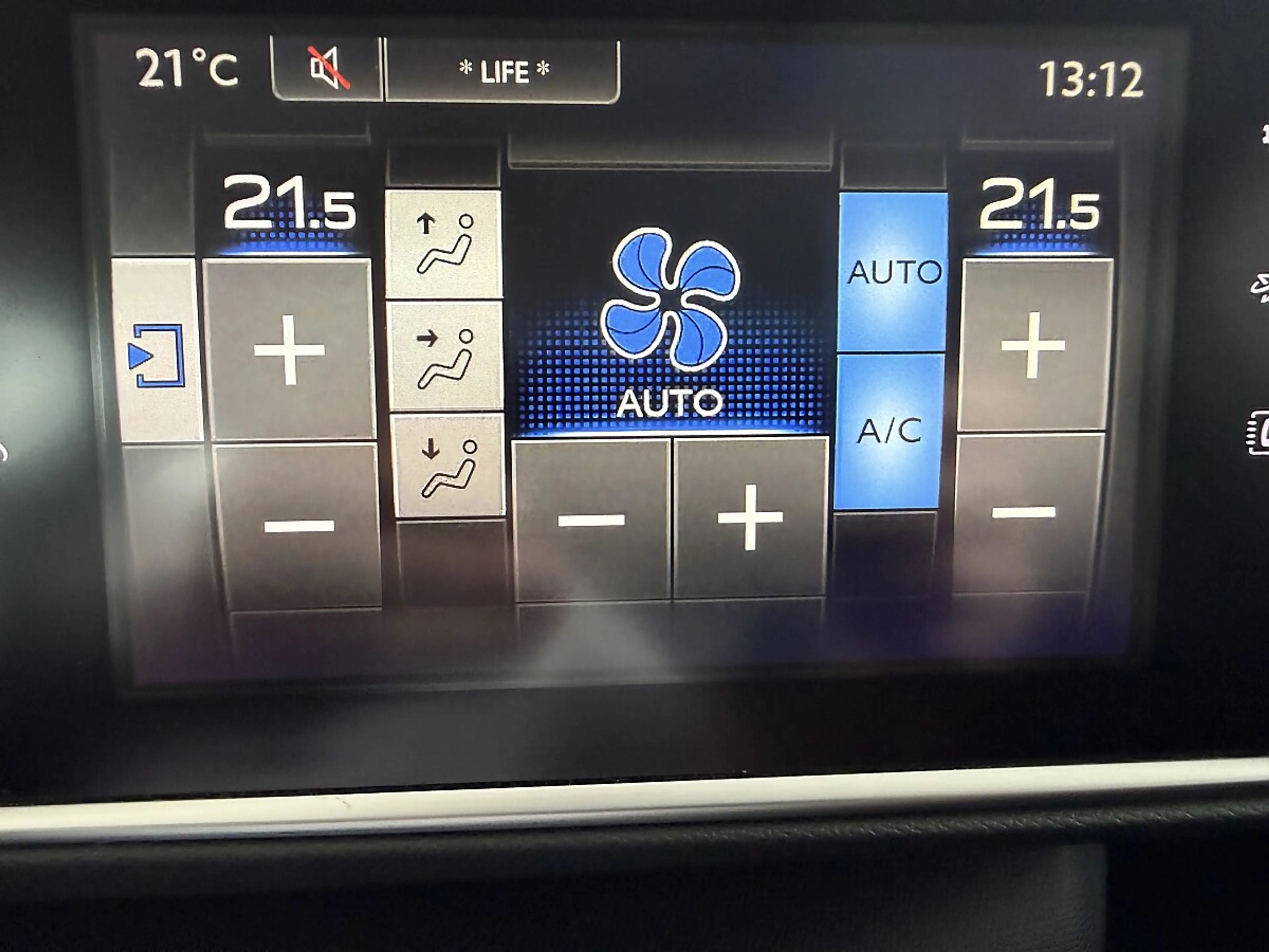 Peugeot 308 1,2 PureTech Allure S&S — photo 13