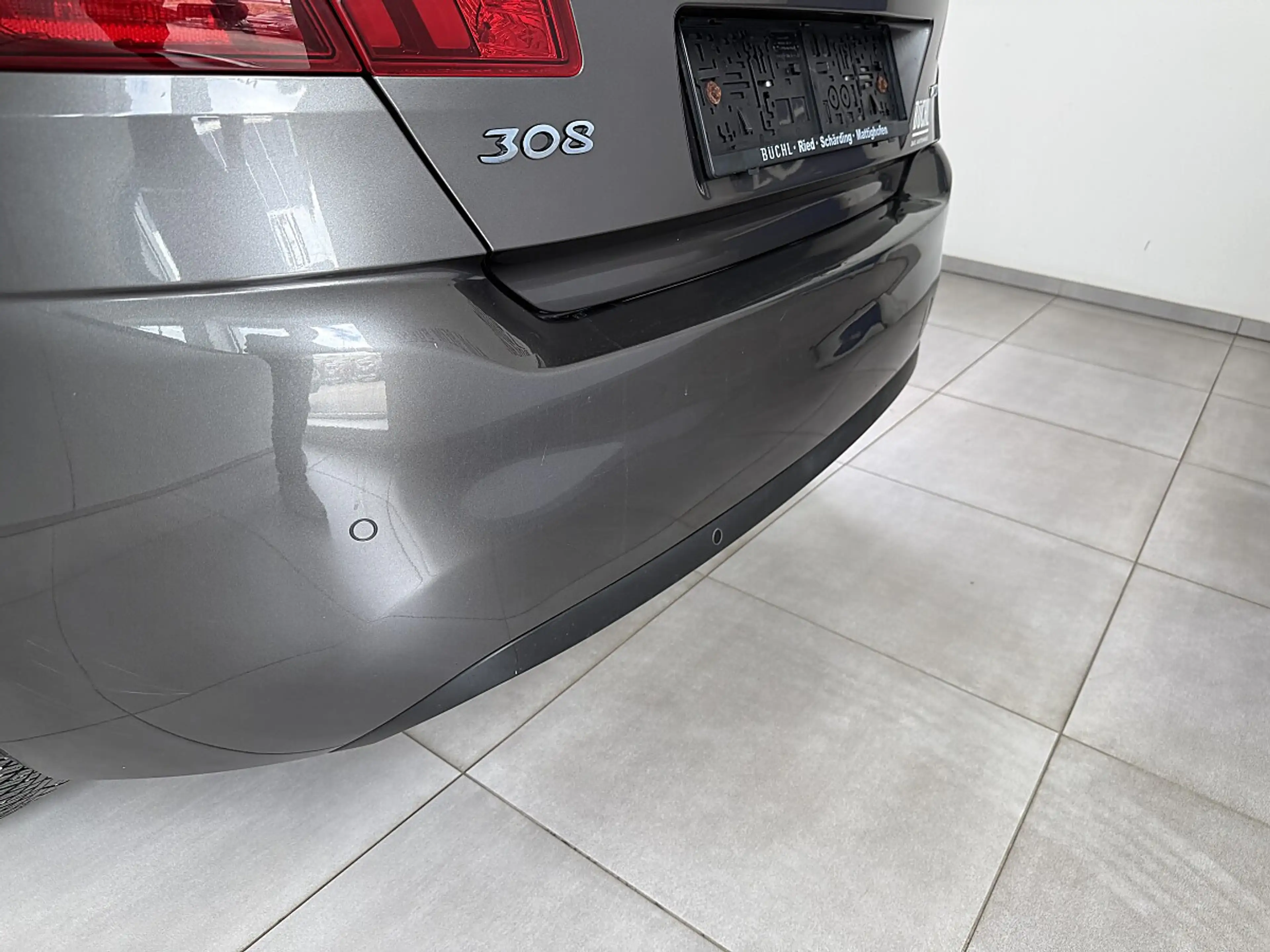 Peugeot 308 1,2 PureTech Allure S&S — photo 5