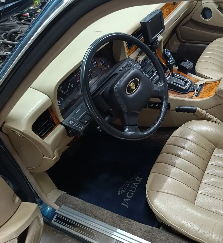Jaguar XJ40 Sovereign, foto 11