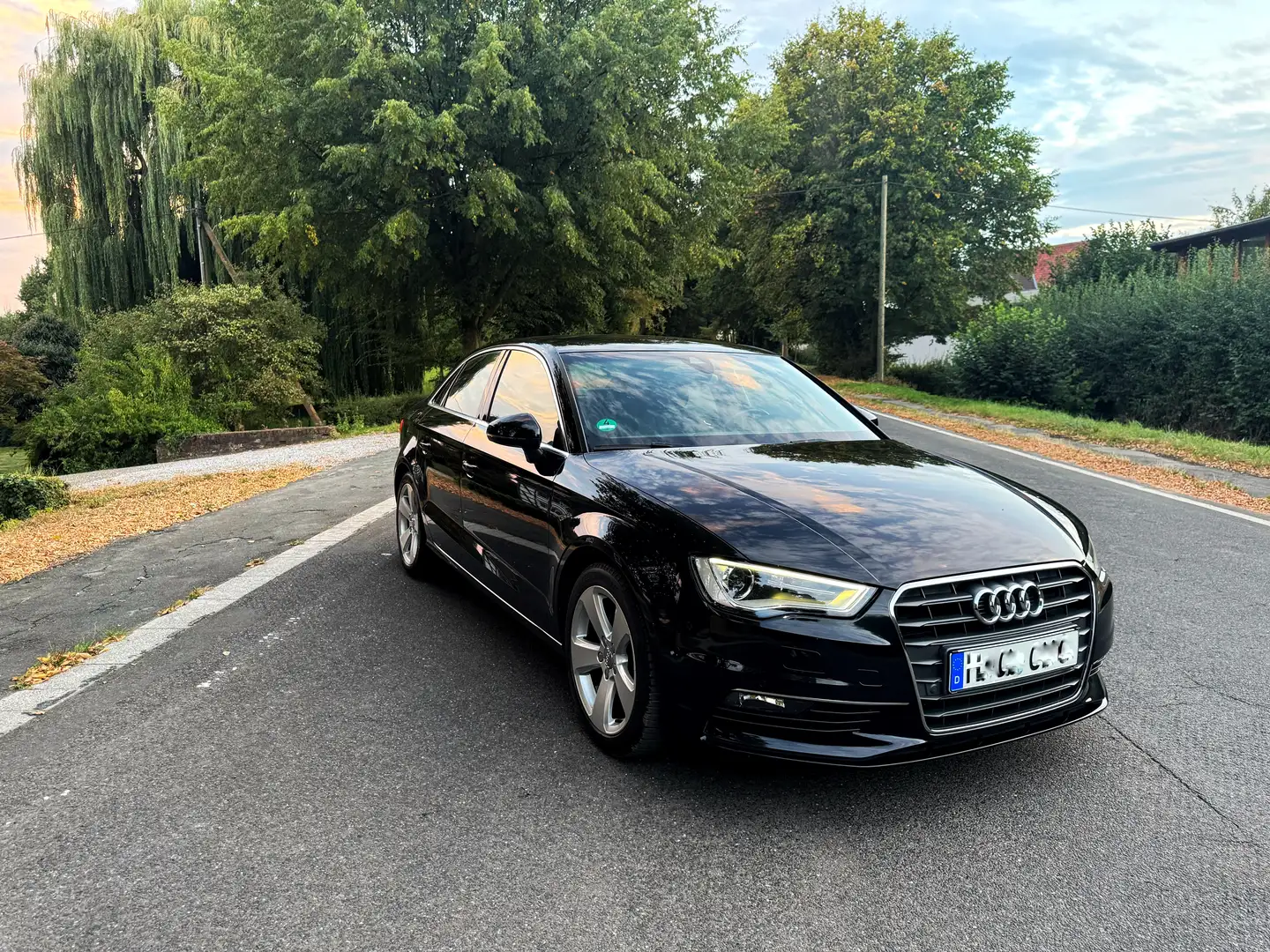 Audi A3 Ambition 1.8 TFSI Xenon Navi Kamera SHZ Schwarz - 1