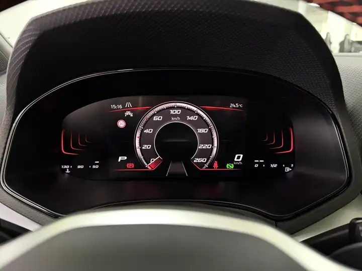 SEAT Arona 2025, foto 11