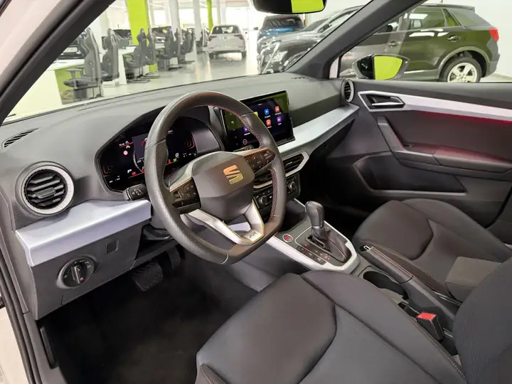 SEAT Arona 2025, foto 10