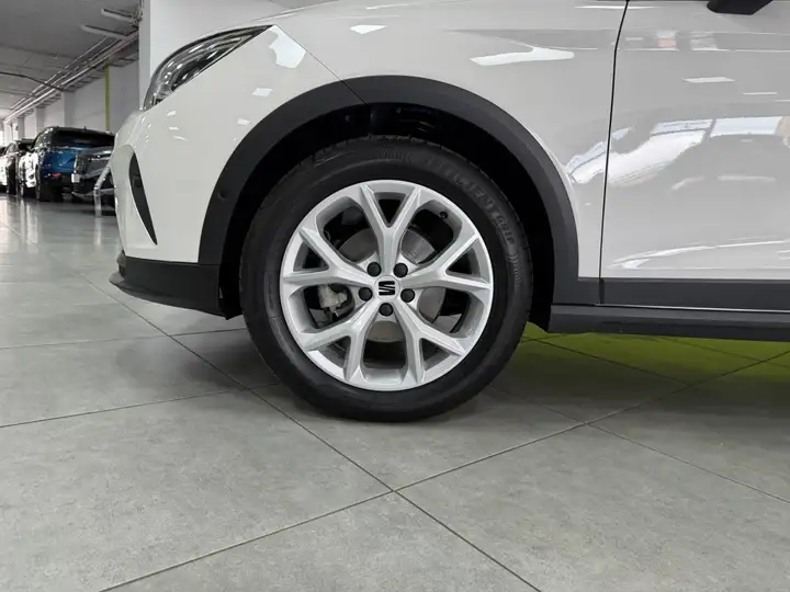 SEAT Arona 2025, foto 33