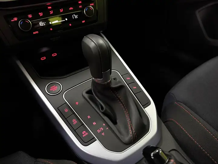 SEAT Arona 2025, foto 21