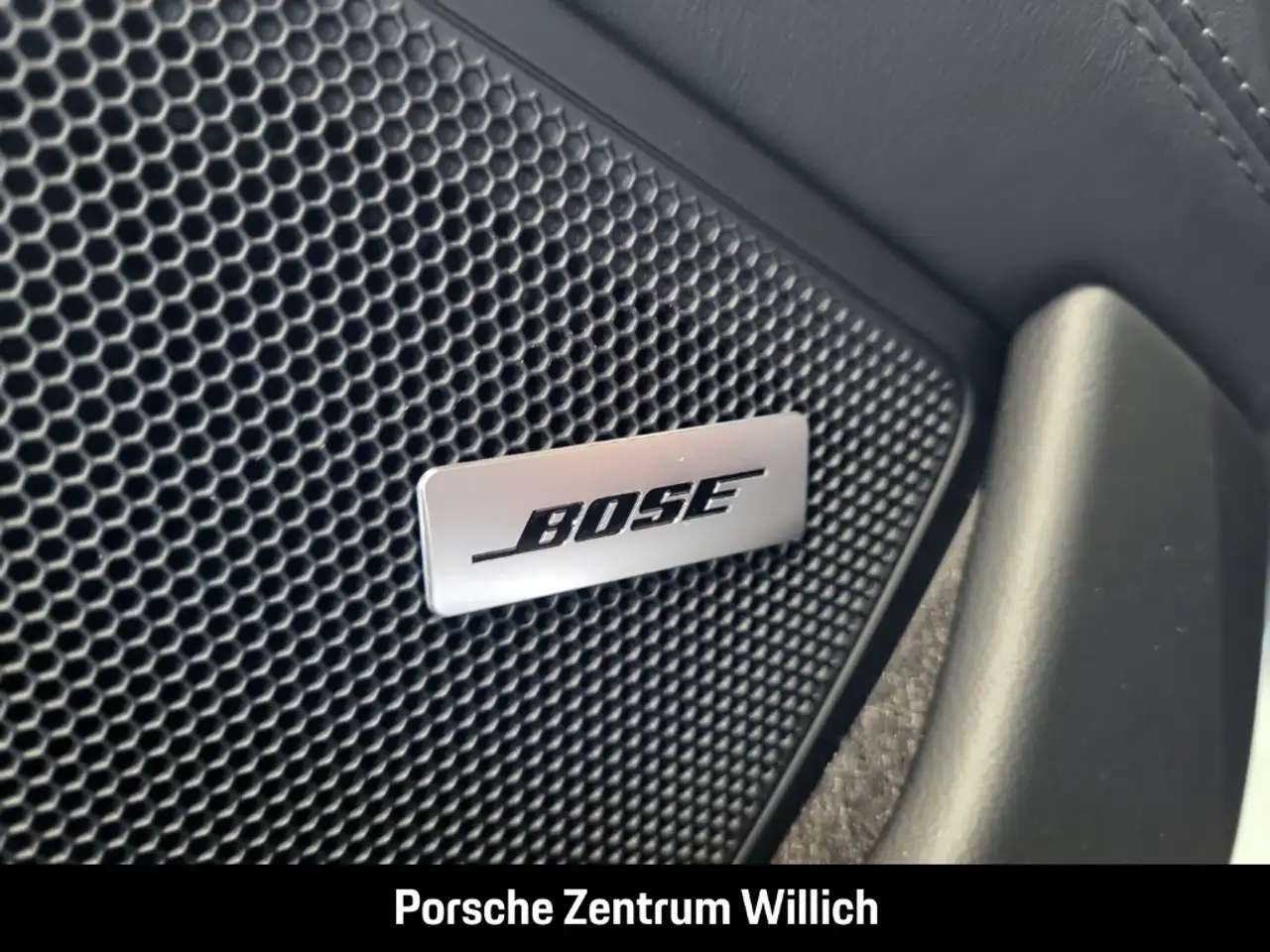 Porsche 992 911 Carrera GTS Cabriolet Liftsystem-VA BOSE 13
