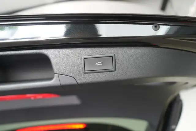 Volkswagen Passat view 8