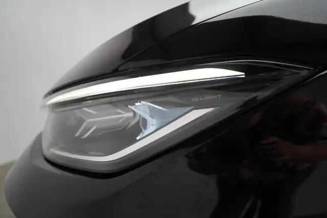Volkswagen Passat view 13