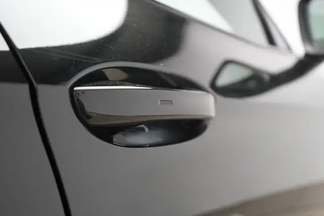 Volkswagen Passat view 12