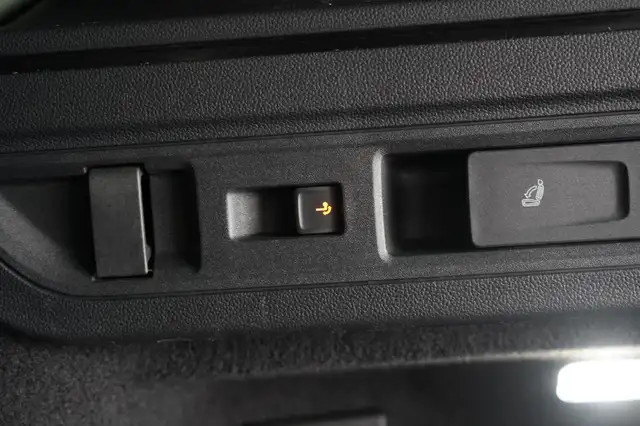 Volkswagen Passat view 9