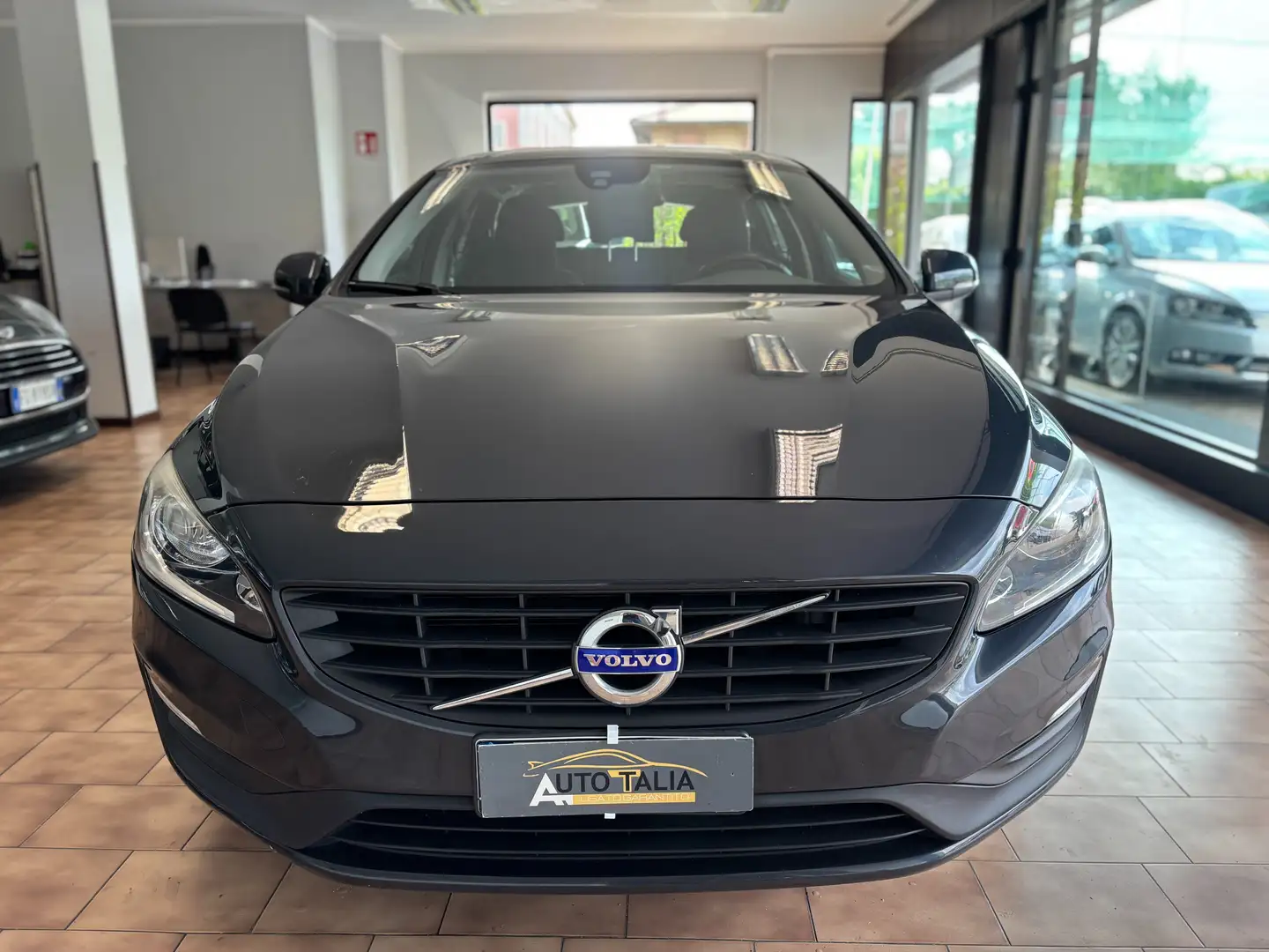 Volvo V60 2.0 d2 Summum geartronic*CINGHIA FATTA 134000KM* Gris - 2