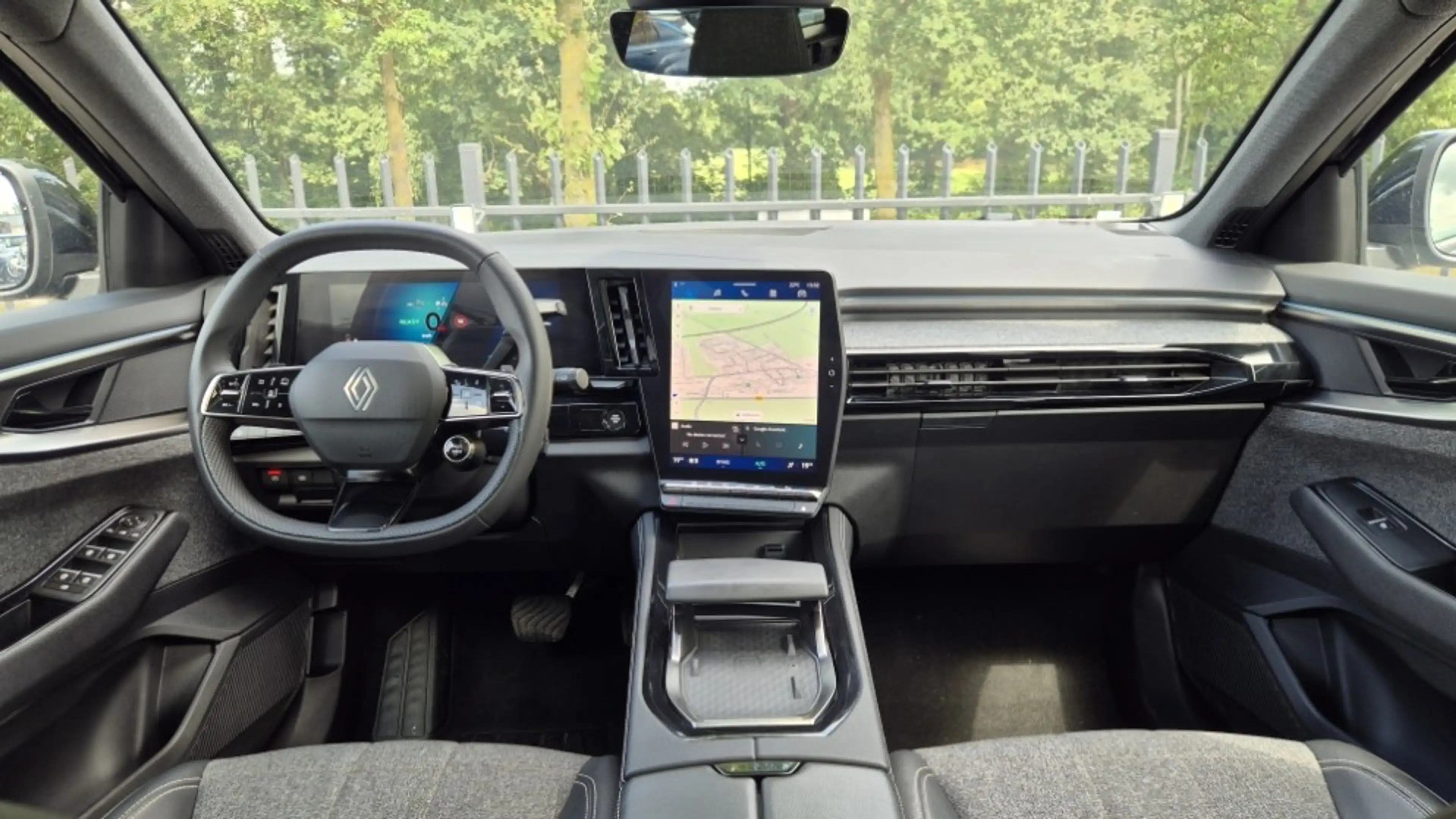 Renault Espace E-Tech full hybrid 200 techno 7p. — photo 2
