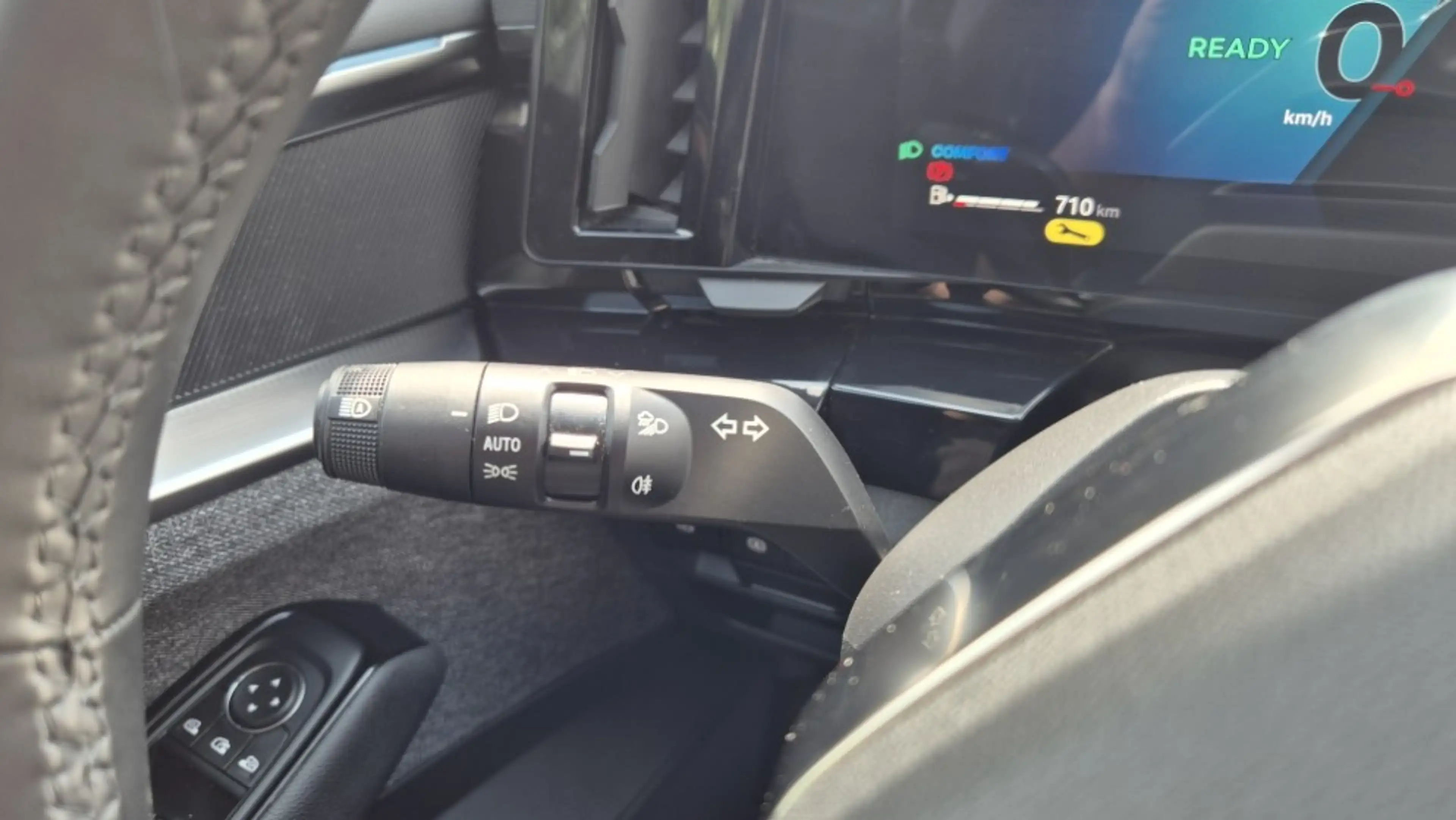 Renault Espace E-Tech full hybrid 200 techno 7p. — photo 15