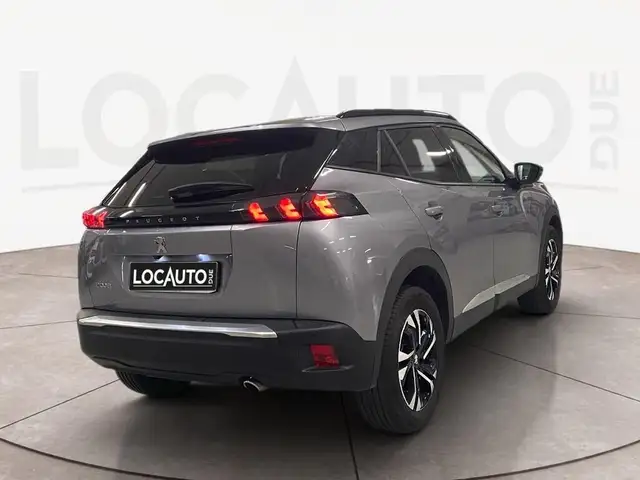 Peugeot 2008 view 4