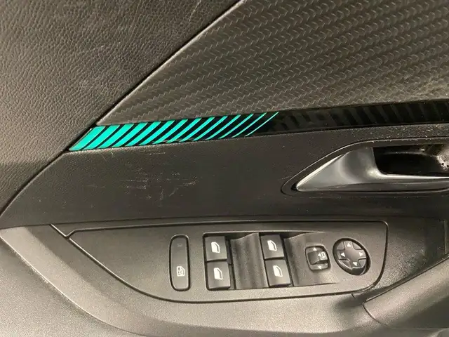 Peugeot 2008 view 13