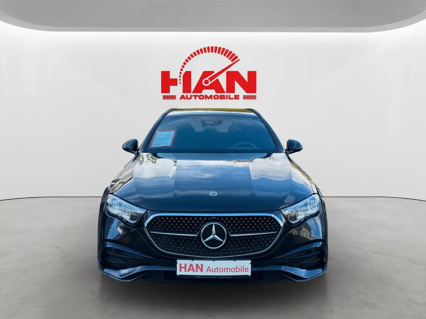 Mercedes-Benz E 220 d///AMG Line Advanced Schwarz - 1