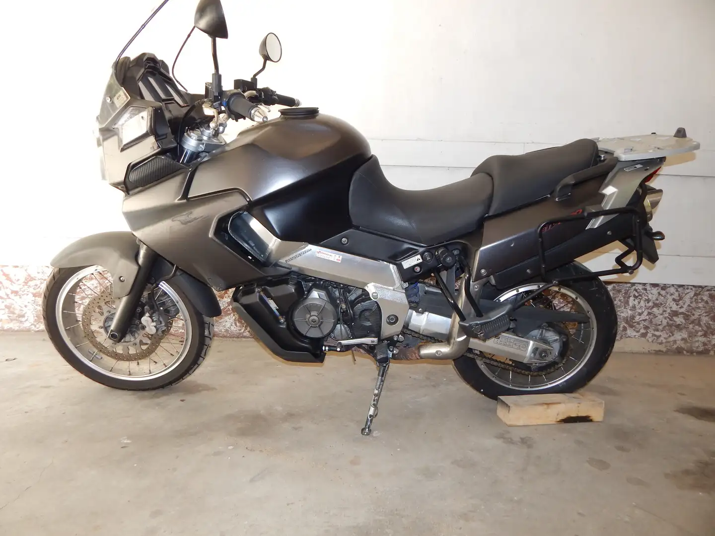 Aprilia ETV 1000 Caponord Noir - 1