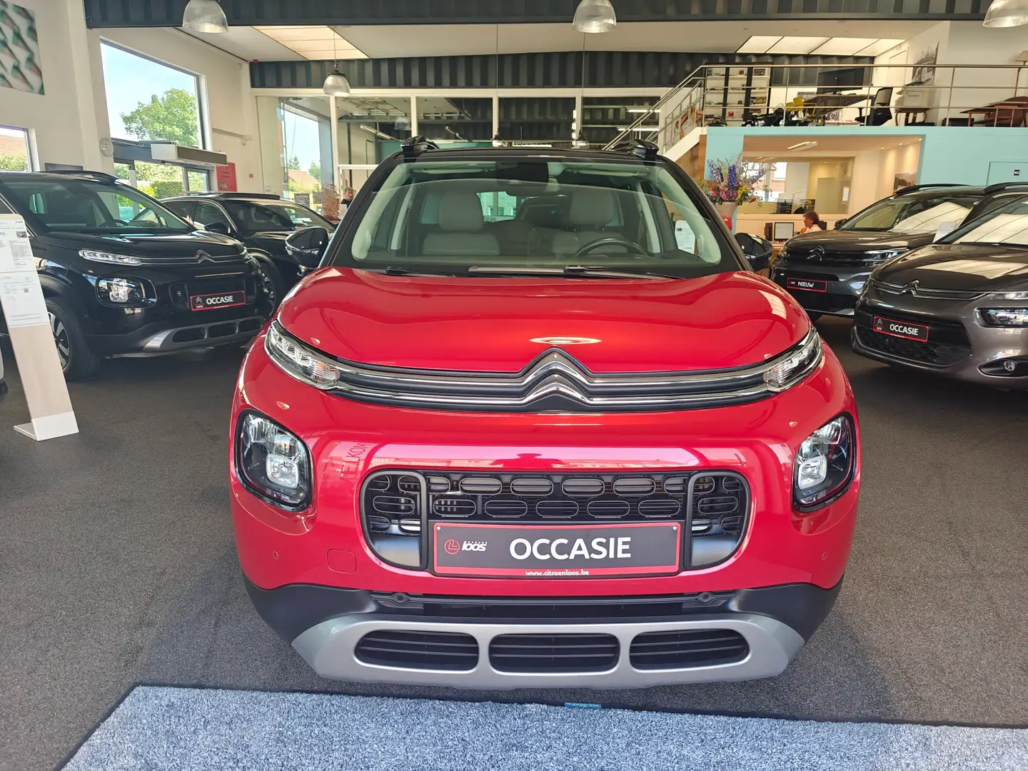 Citroen C3 Aircross 1.2 PureTech 130 Shine - Automaat - Full option Rouge - 2