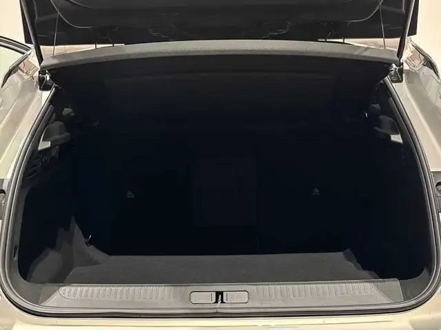 DS Automobiles DS 4 view 7