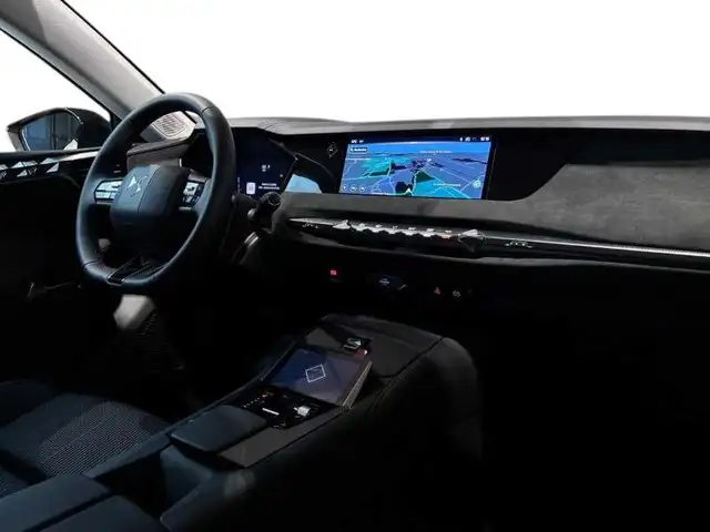 DS Automobiles DS 4 view 15