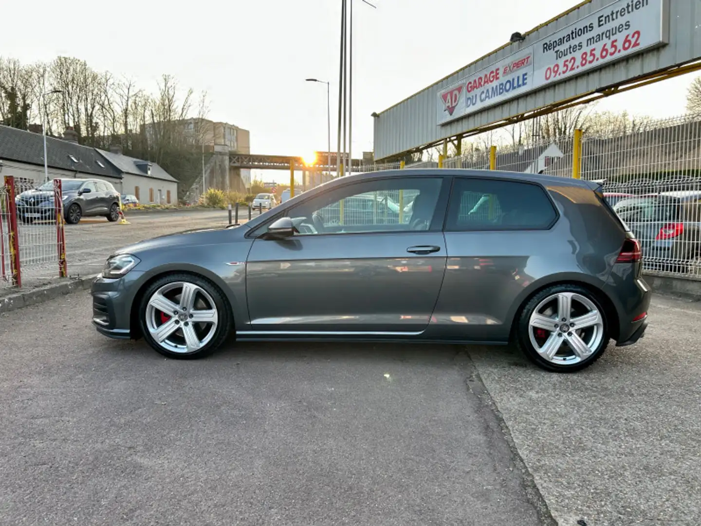 Volkswagen Golf 2.0 TSI 230CH BLUEMOTION TECHNOLOGY GTI 3P Grijs - 2